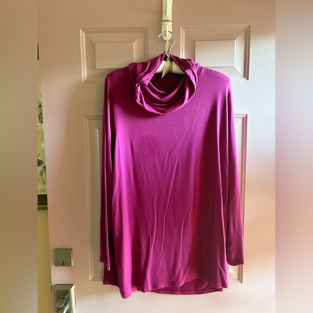 ***3 for $30*** Adyson Parker Deep Fuscia/Burgundy Lightweight Sweater